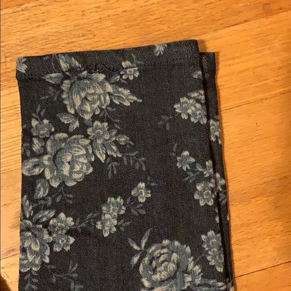 5/$25 Fire Los Angeles - floral jeans, 3 - Picture 3 of 5